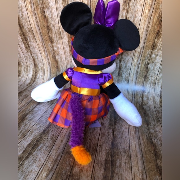 2021 Minnie Mouse Halloween Plush - Picture 2 of 5
